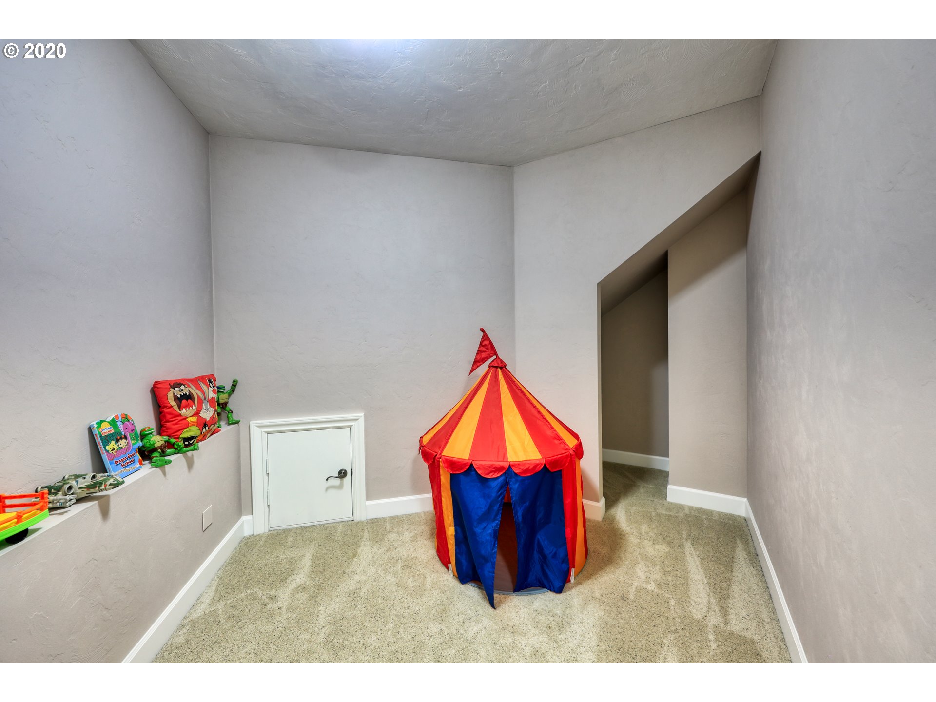 2493 Randy Lane Eugene, OR 97405 - Photo 21 of 30 Gallery Image 21