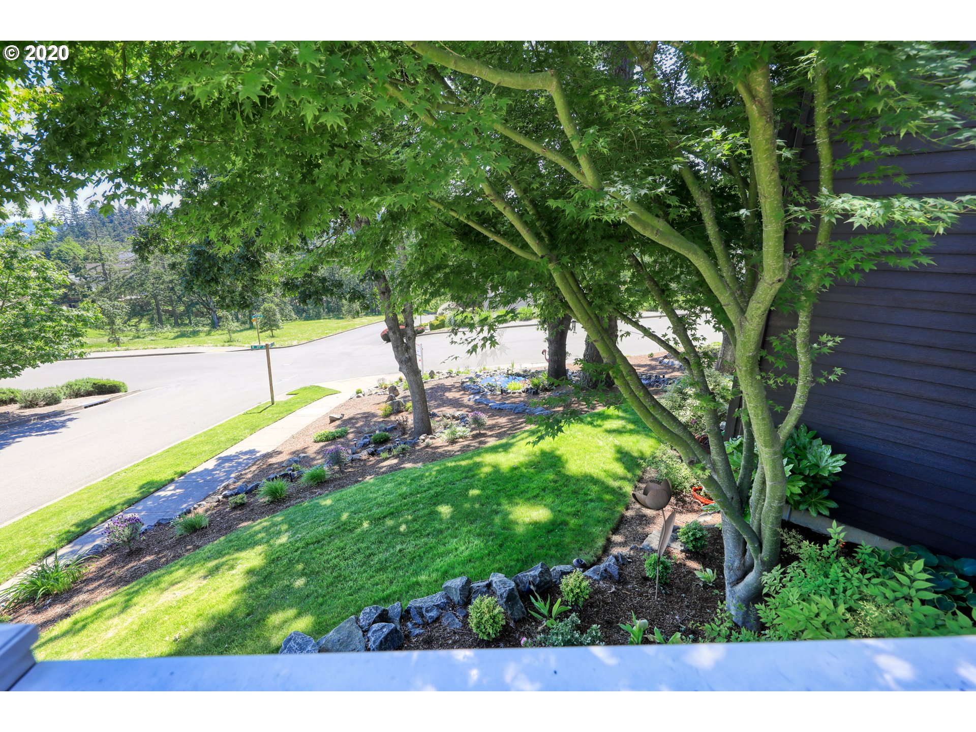 2493 Randy Lane Eugene, OR 97405 - Photo 4 of 30 Gallery Image 4