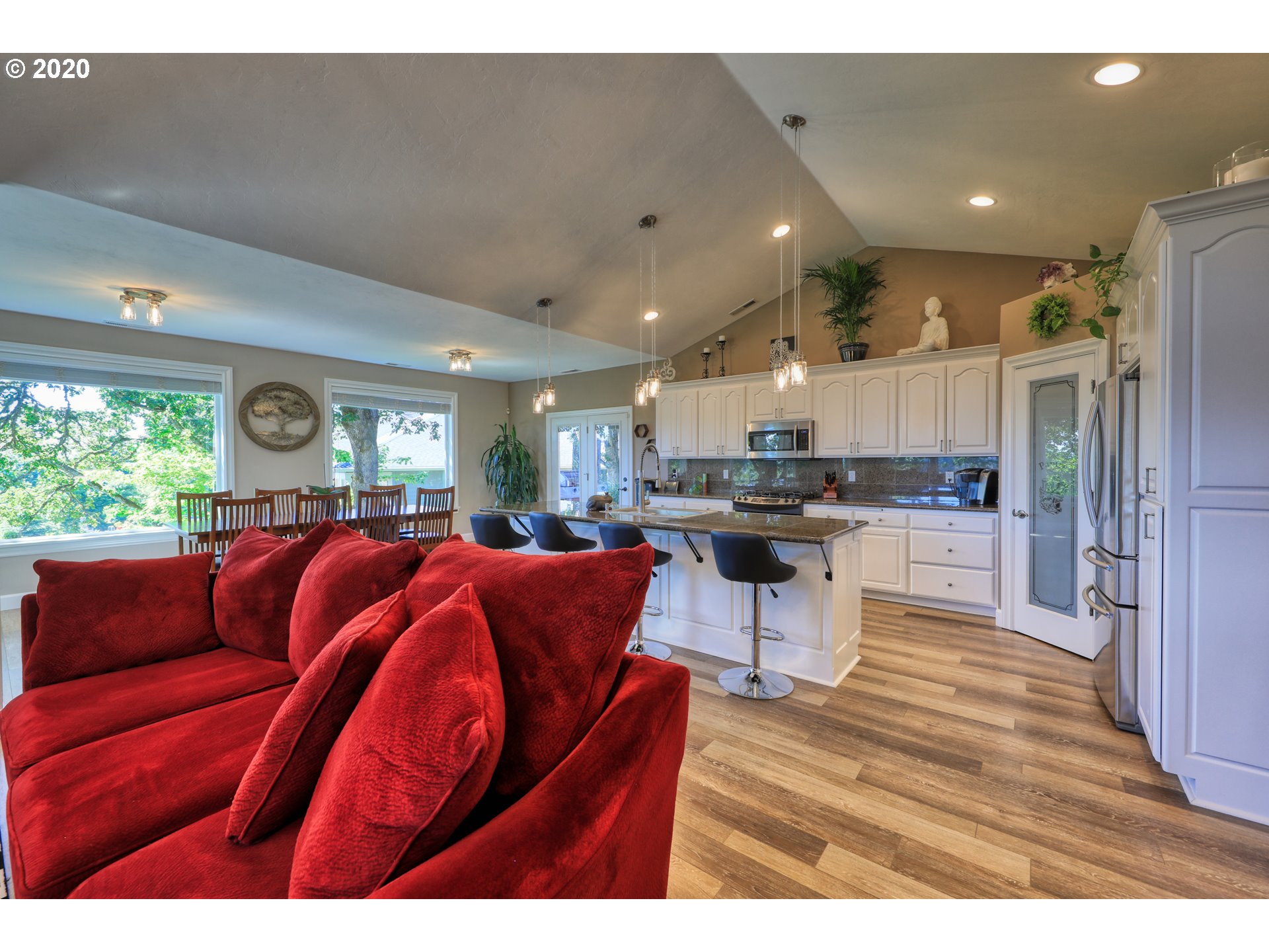 2493 Randy Lane Eugene, OR 97405 - Photo 10 of 30 Gallery Image 10