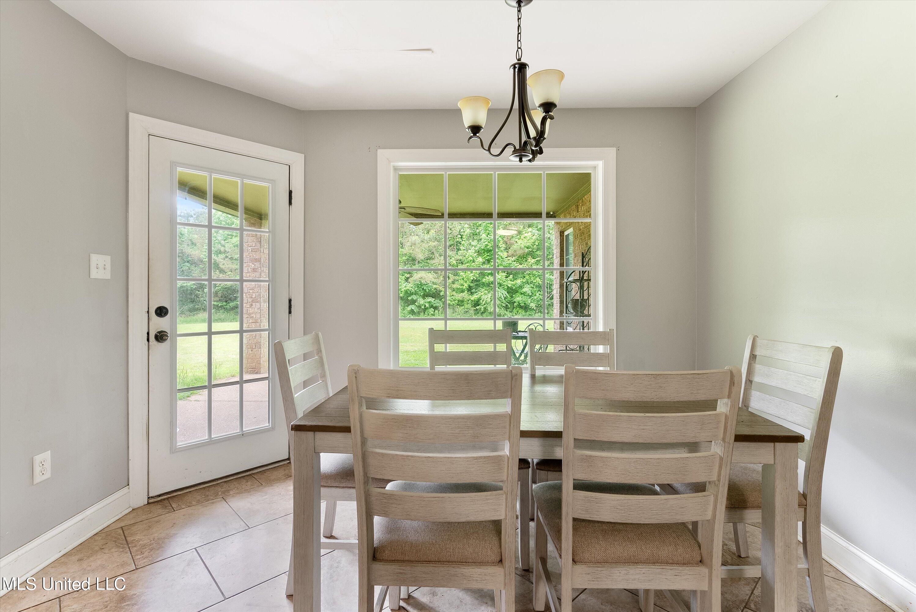 1596 Lyles Road Senatobia, MS 38668 - Photo 8 of 21 08-DSC08104