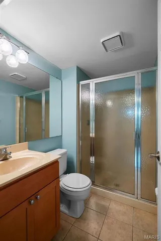 $157,500 | 7409 Triwoods Drive, Unit G, Shrewsbury, MO 63119