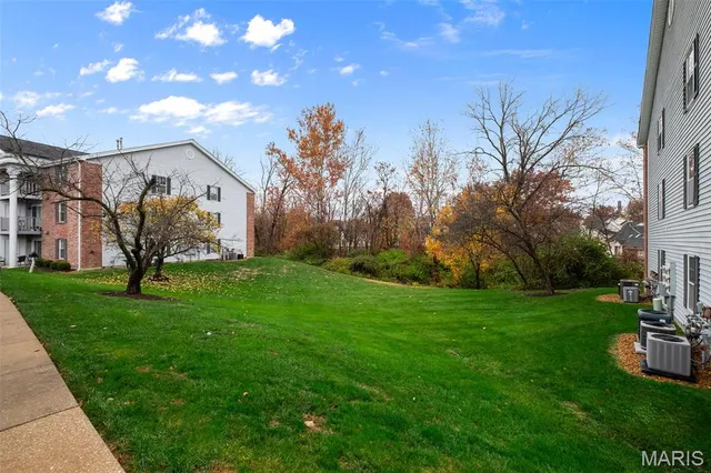 $157,500 | 7409 Triwoods Drive, Unit G, Shrewsbury, MO 63119