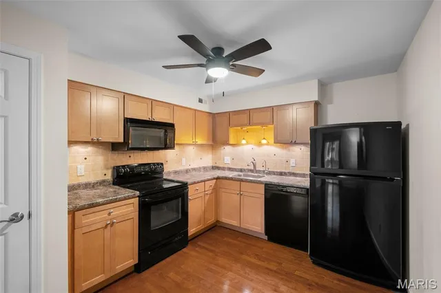 $157,500 | 7409 Triwoods Drive, Unit G, Shrewsbury, MO 63119