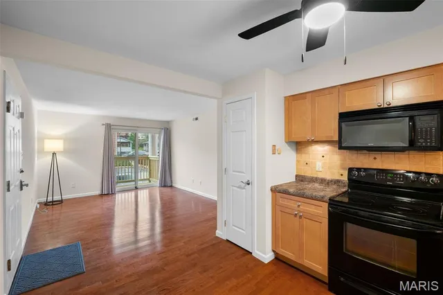 $157,500 | 7409 Triwoods Drive, Unit G, Shrewsbury, MO 63119