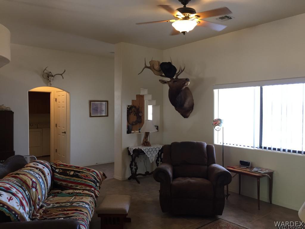 3133 West Carmichael Road Golden Valley, AZ 86413 - Photo 12 of 35 Living Room