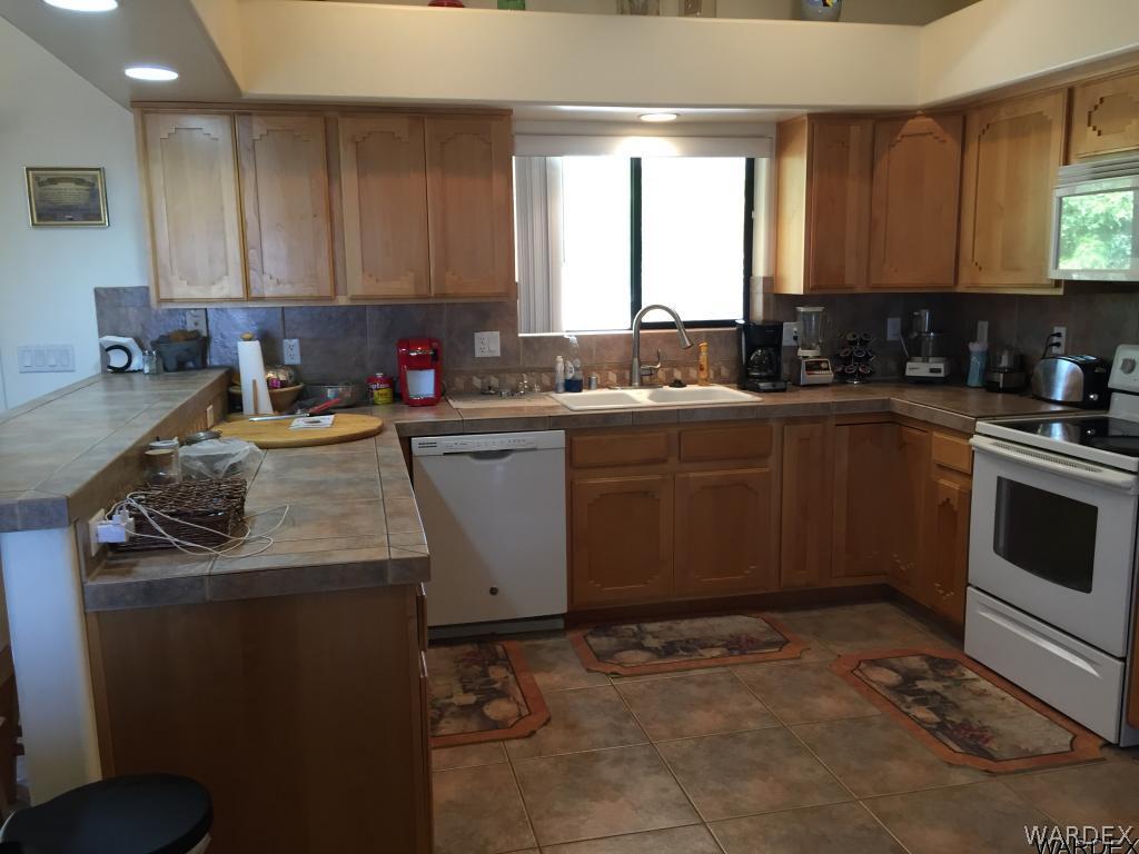 3133 West Carmichael Road Golden Valley, AZ 86413 - Photo 24 of 35 Kitchen