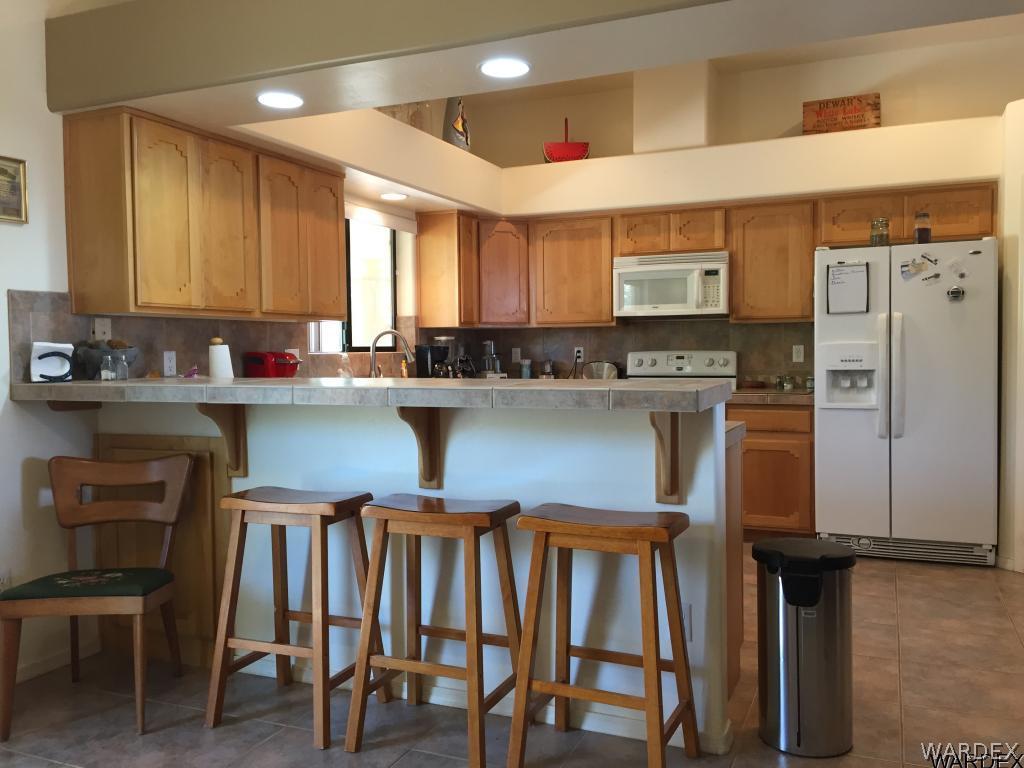 3133 West Carmichael Road Golden Valley, AZ 86413 - Photo 25 of 35 Kitchen Bar