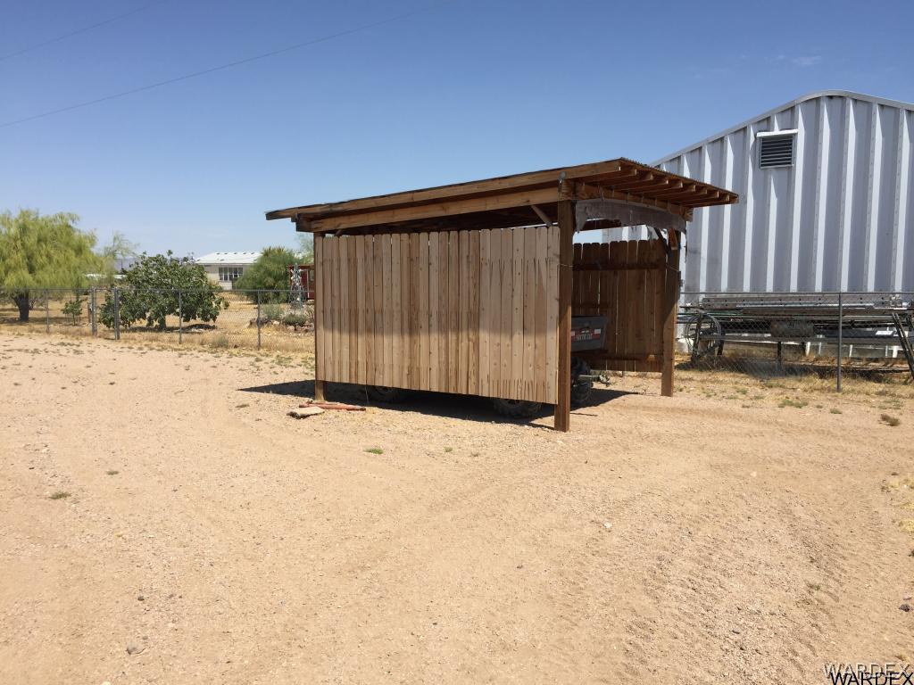 3133 West Carmichael Road Golden Valley, AZ 86413 - Photo 4 of 35 Shade cover
