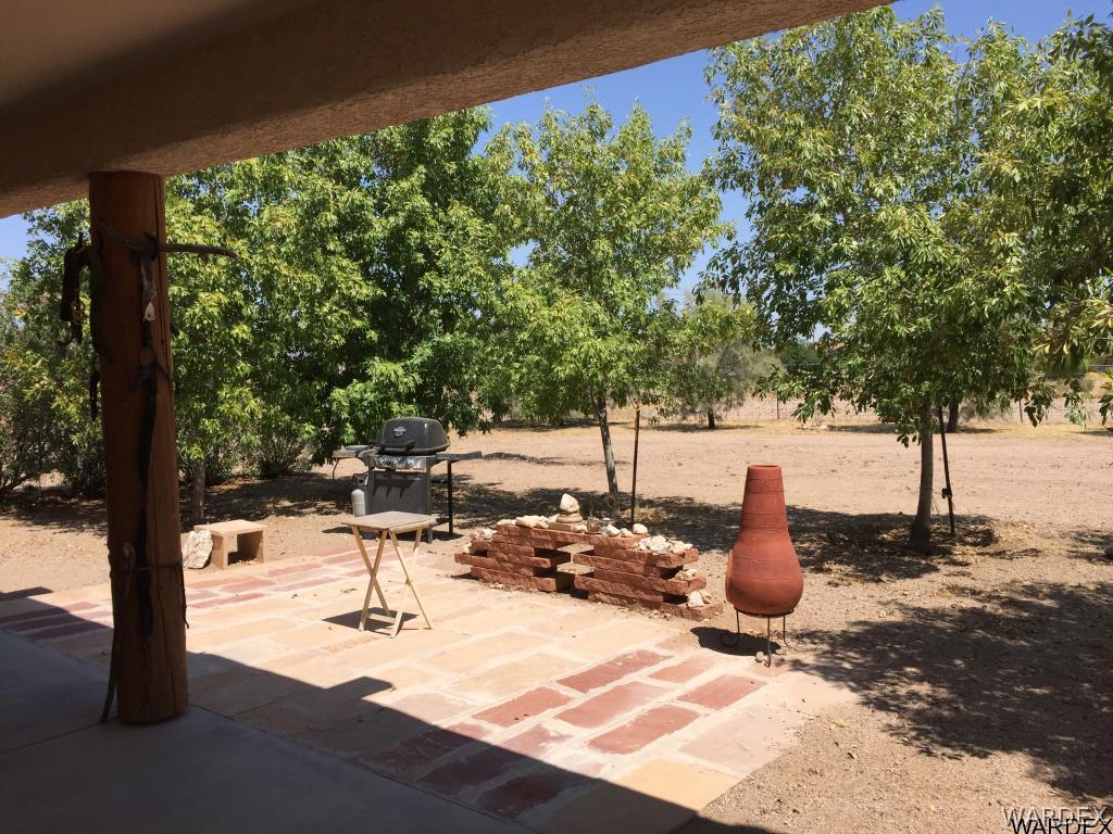 3133 West Carmichael Road Golden Valley, AZ 86413 - Photo 8 of 35 Backyard
