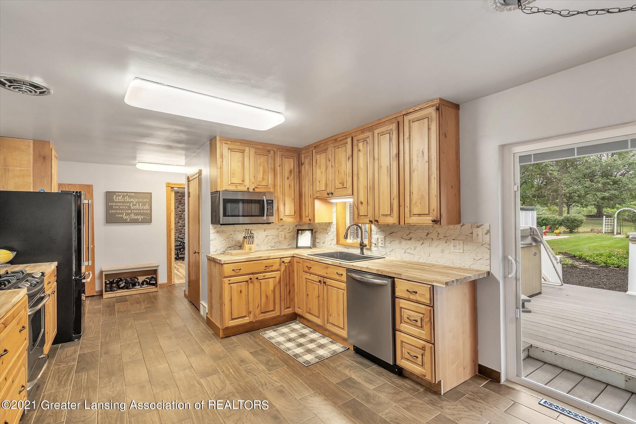 2821 North Aurelius Road Lansing, MI 48910 - Photo 14 of 48 14-2821 Aurelius Rd-Windowstill-Real-Est
