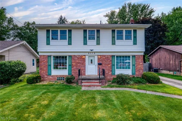 $299,900 | 3112 Englewood Drive, Silver Lake, OH 44224