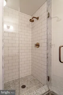 $1,200,000 | 1228 Arch Street, Unit 8E, Philadelphia, PA 19107