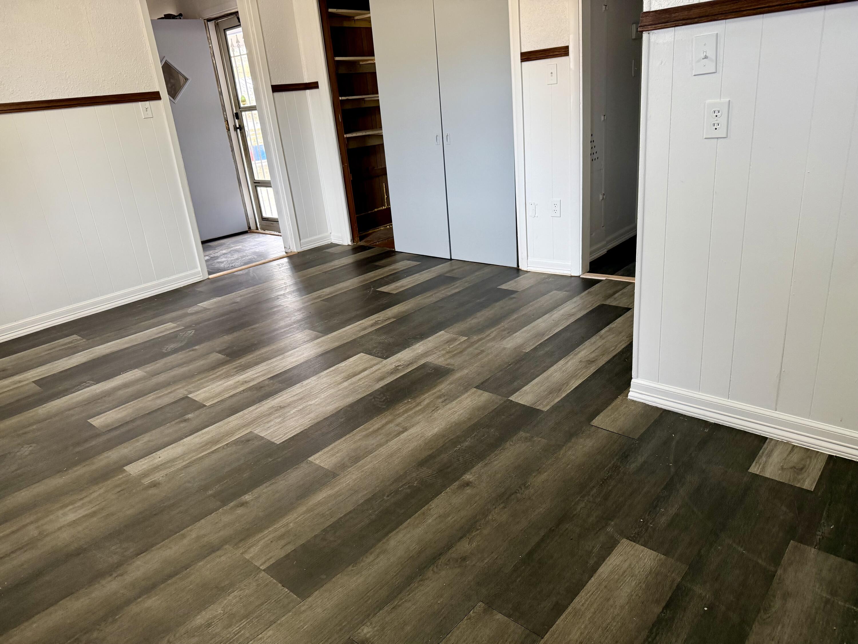 211 Watts Avenue Ralls, TX 79357 - Photo 6 of 16 IMG_3220