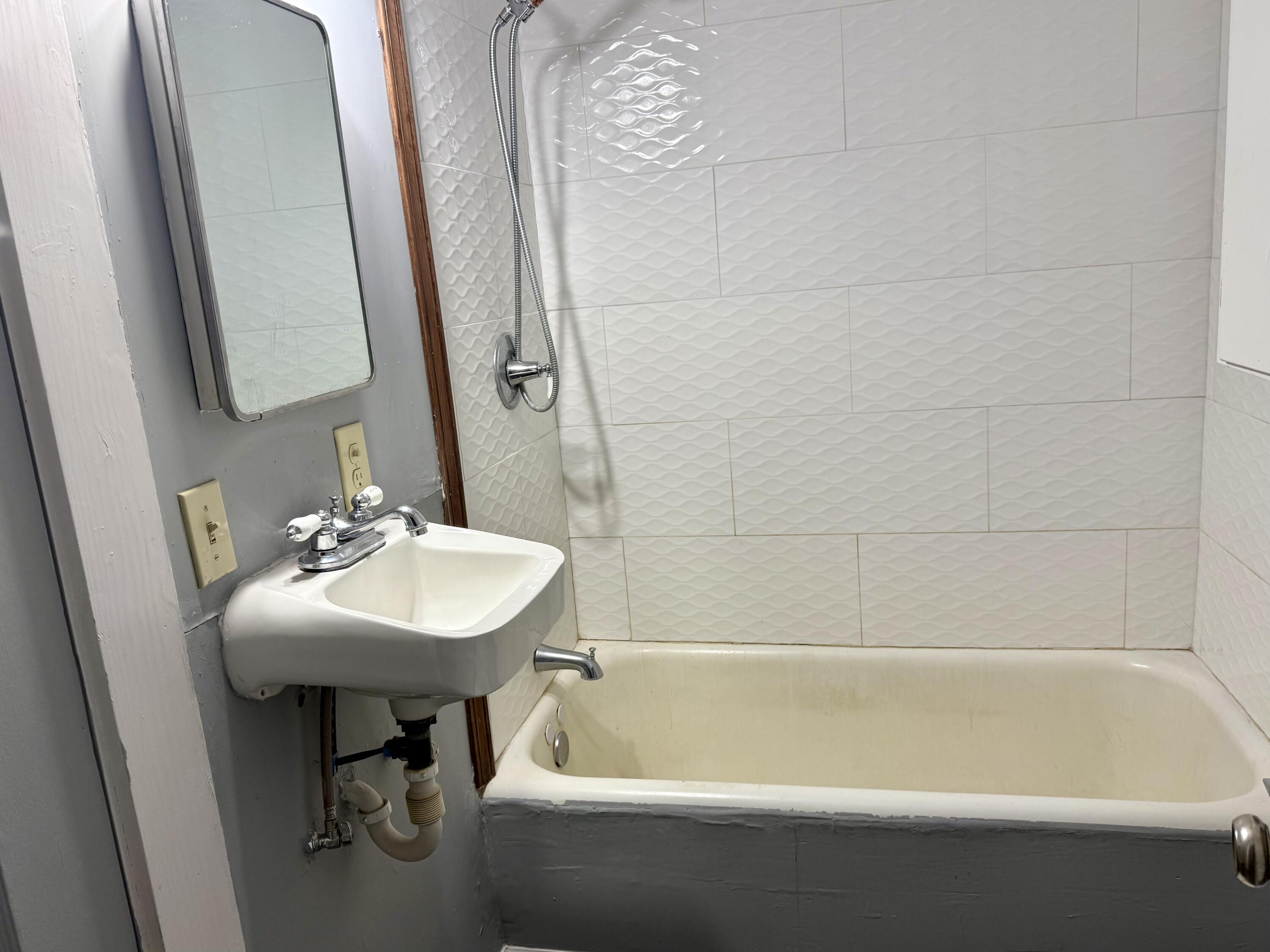 211 Watts Avenue Ralls, TX 79357 - Photo 10 of 16 IMG_3225