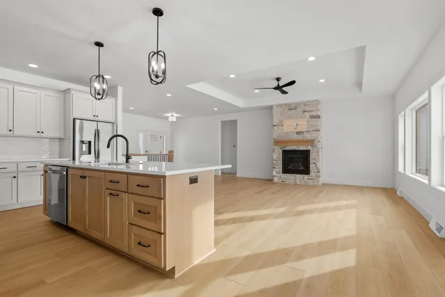 $679,900 | 113 Beckerae Court, Wrightstown, WI 54180