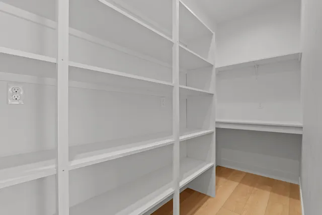 $679,900 | 113 Beckerae Court, Wrightstown, WI 54180