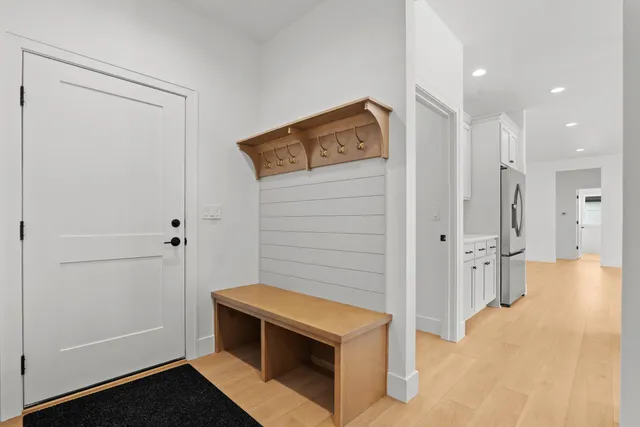 $679,900 | 113 Beckerae Court, Wrightstown, WI 54180