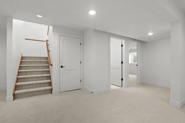 $679,900 | 113 Beckerae Court, Wrightstown, WI 54180