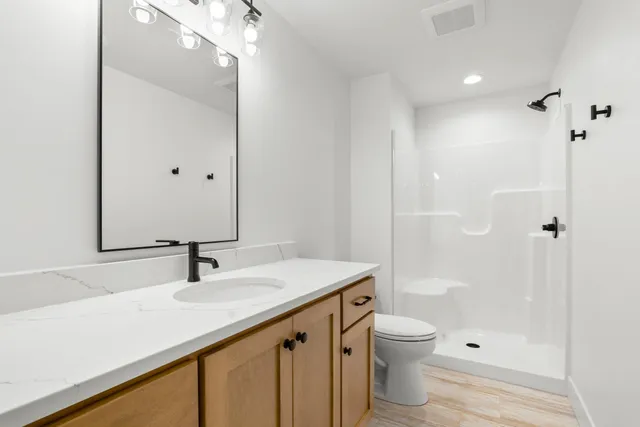 $679,900 | 113 Beckerae Court, Wrightstown, WI 54180