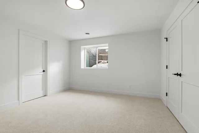 $679,900 | 113 Beckerae Court, Wrightstown, WI 54180