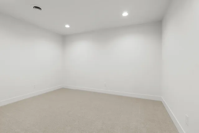 $679,900 | 113 Beckerae Court, Wrightstown, WI 54180