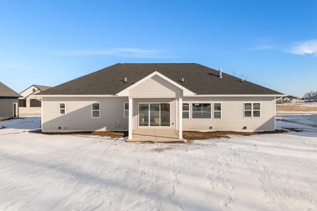 $679,900 | 113 Beckerae Court, Wrightstown, WI 54180