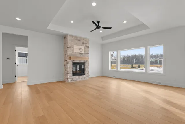 $679,900 | 113 Beckerae Court, Wrightstown, WI 54180