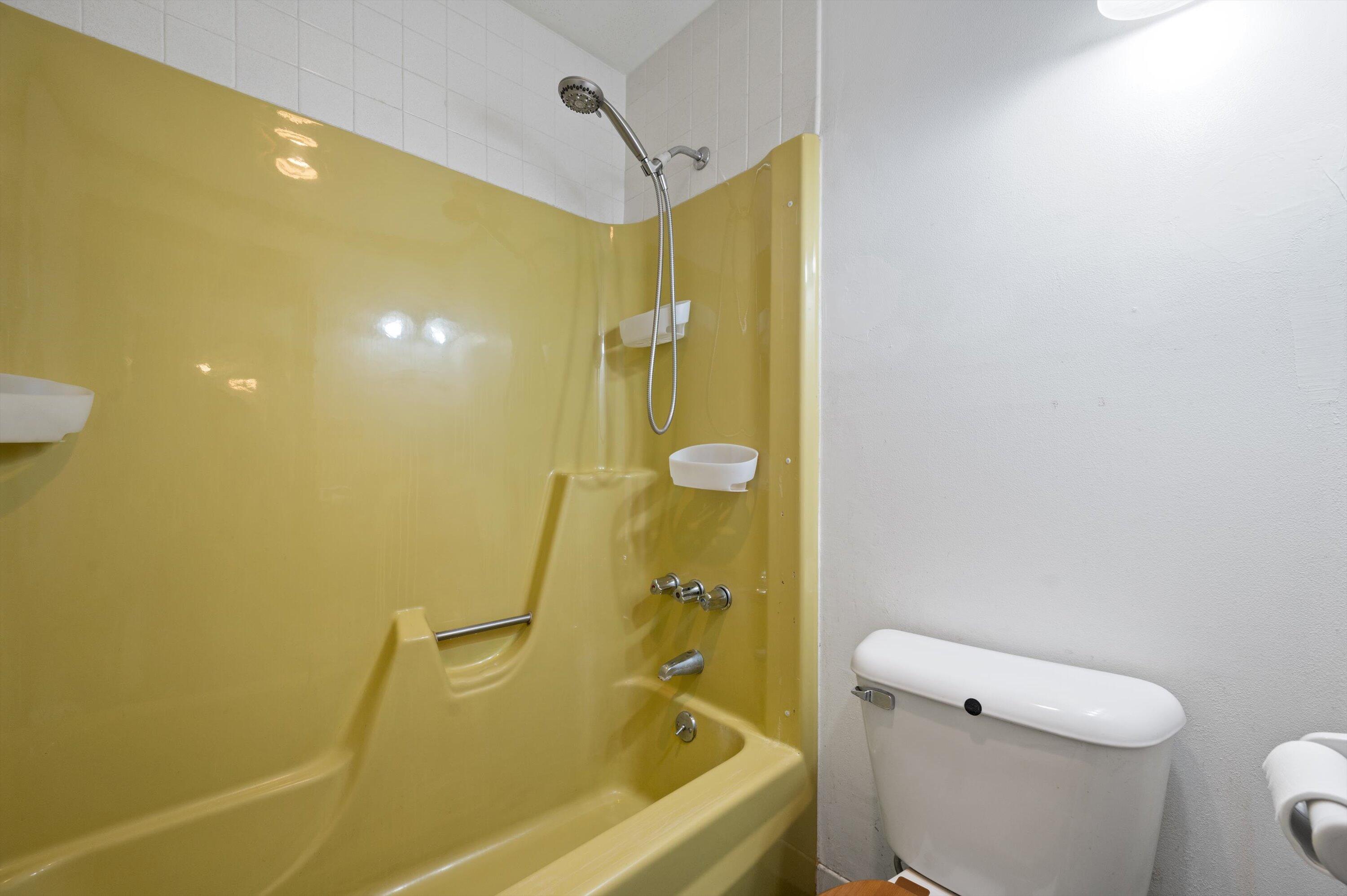 4000 West Rivers Edge Circle, Unit 24 Brown Deer, WI 53209 - Photo 12 of 17 Bathroom