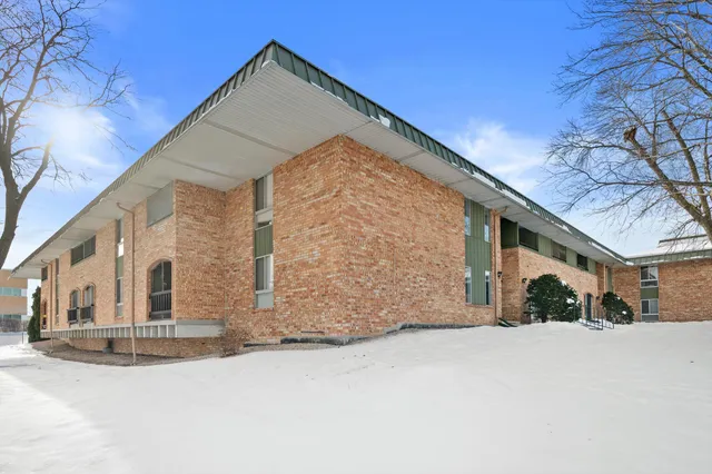 $62,500 | 4000 West Rivers Edge Circle, Unit 24, Brown Deer, WI 53209