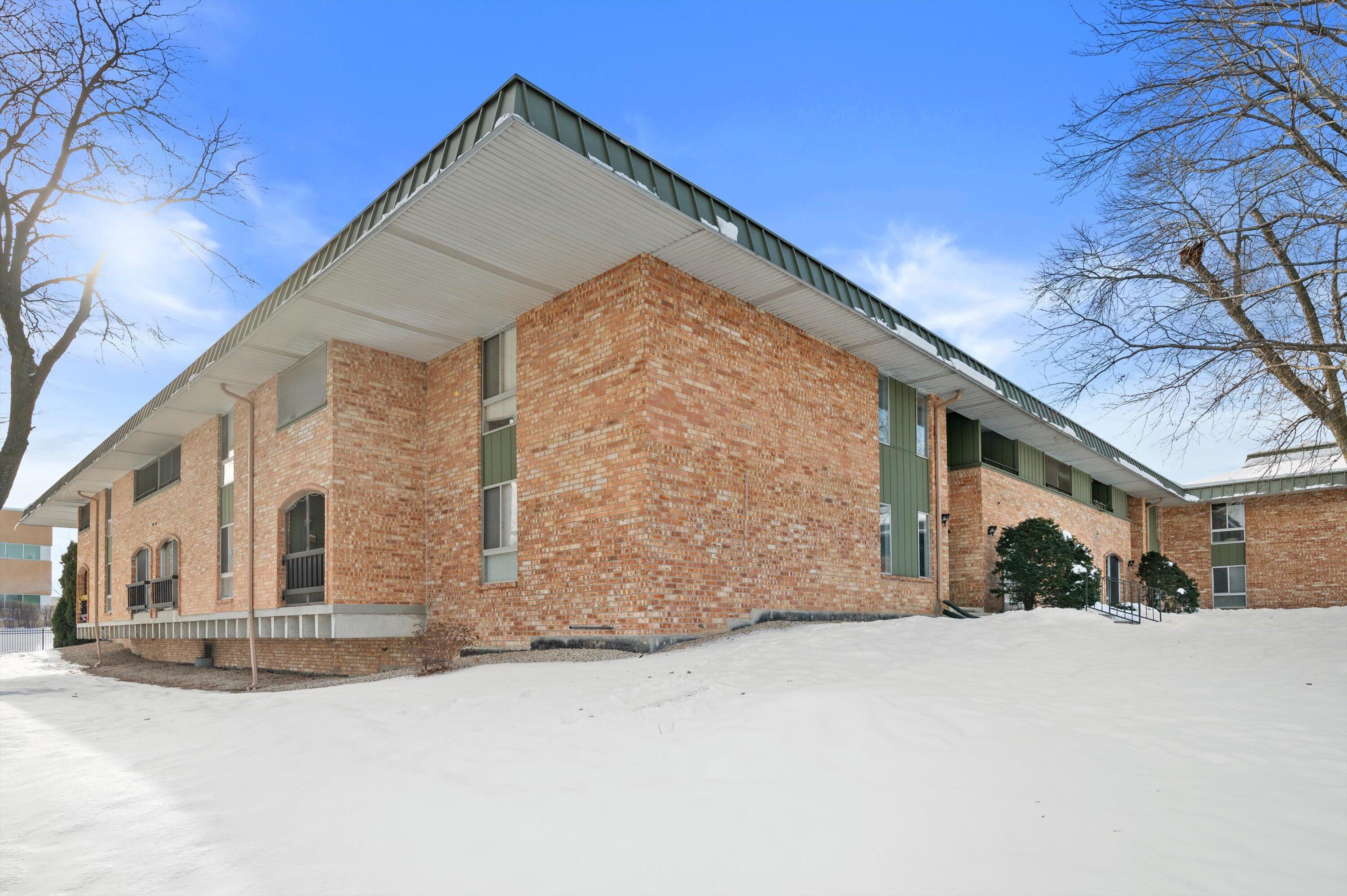 4000 West Rivers Edge Circle, Unit 24 Brown Deer, WI 53209 - Photo 15 of 17 Exterior