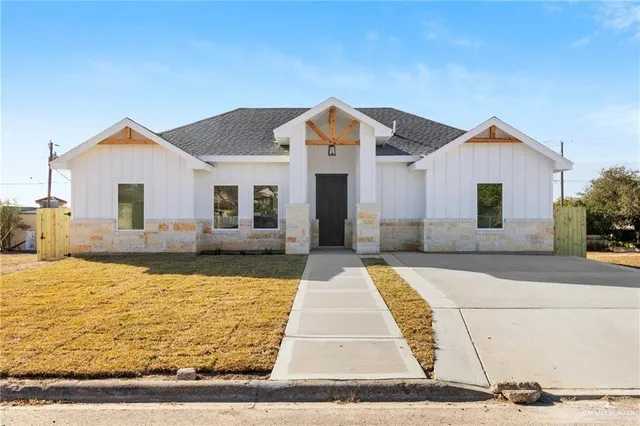$227,900 | 113 West 5th Street, La Joya, TX 78560