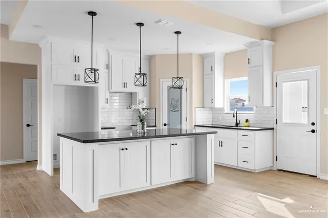 $227,900 | 113 West 5th Street, La Joya, TX 78560