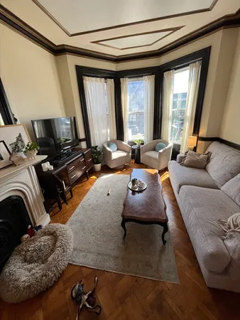 $4,300 | 554 East Broadway, Unit 1, Boston, MA 02127