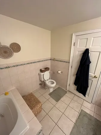 $4,300 | 554 East Broadway, Unit 1, Boston, MA 02127