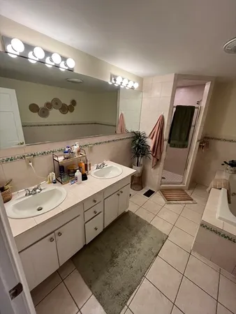 $4,300 | 554 East Broadway, Unit 1, Boston, MA 02127