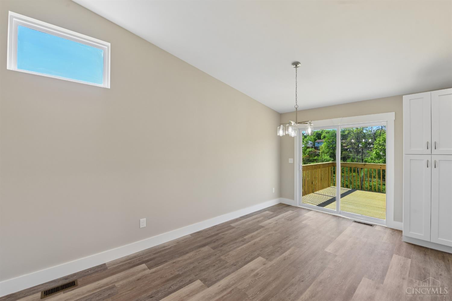 1115 Compton Road Cincinnati, OH 45231 - Photo 15 of 47