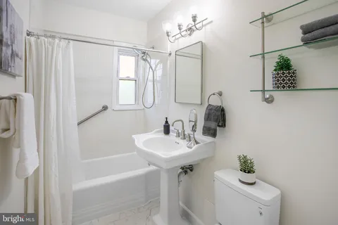 $405,000 | 2500 Q Street Northwest, Unit 411, Washington, DC 20007