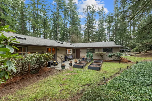 $875,000 | 39811 226th Avenue Southeast, Enumclaw, WA 98022