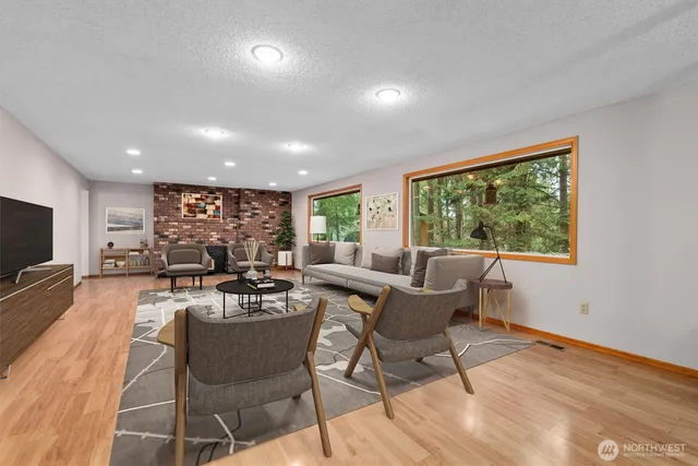 $875,000 | 39811 226th Avenue Southeast, Enumclaw, WA 98022