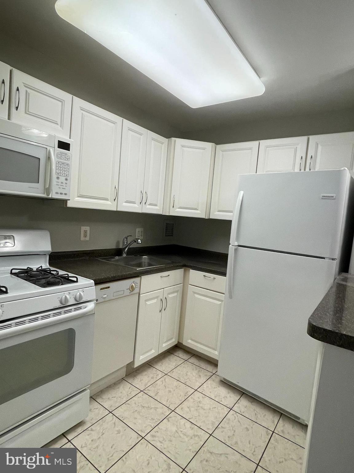 2401 H Street Northwest, Unit 712 Washington, DC 20037 - Photo 8 of 13