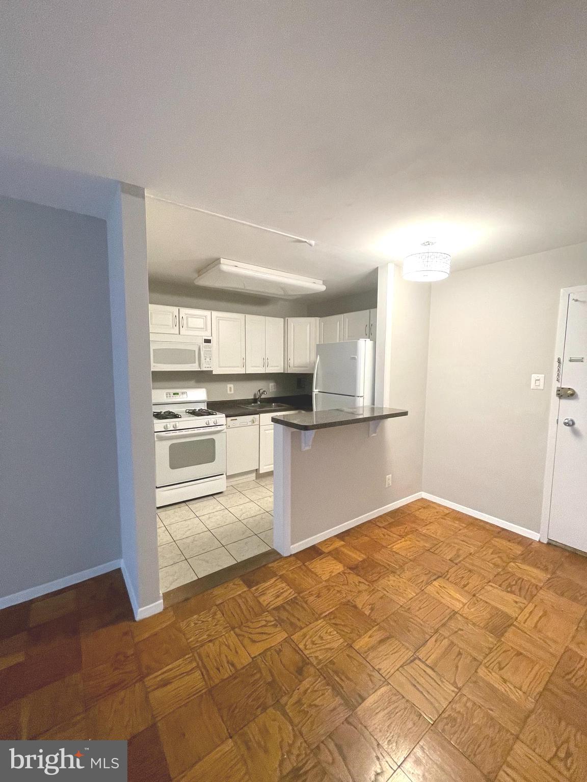 2401 H Street Northwest, Unit 712 Washington, DC 20037 - Photo 10 of 13