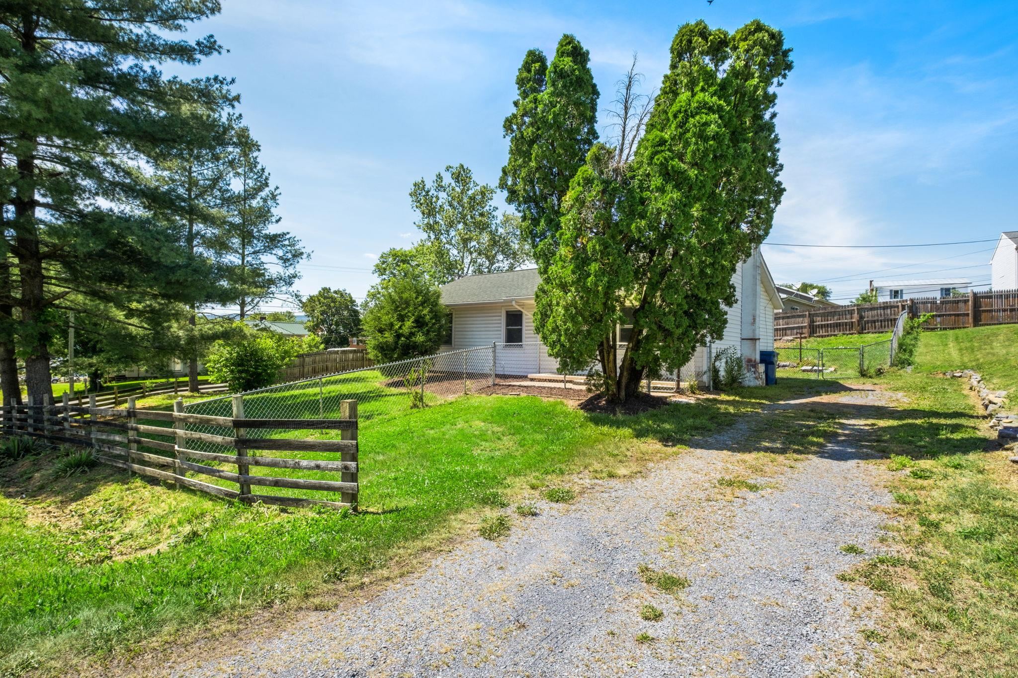 125 East Riverside Drive Timberville, VA 22853 - Photo 22 of 27
