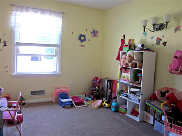 179 Patton Road Woonsocket, RI 02895 - Photo 7 of 10
