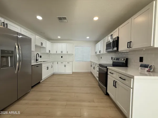 $3,845 | 429 East Greenway Drive, Tempe, AZ 85282