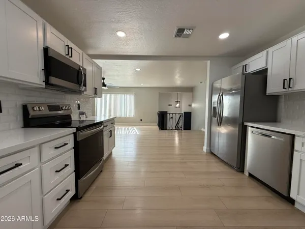 $3,845 | 429 East Greenway Drive, Tempe, AZ 85282