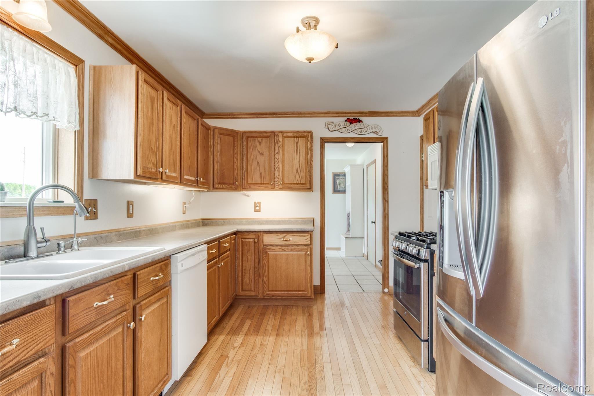 11149 Torrey Road Fenton, MI 48430 - Photo 8 of 36 Interiors (9 of 26).jpg
