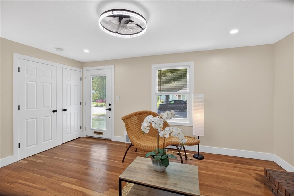 163 Powell Avenue Springfield, MA 01118 - Photo 7 of 40