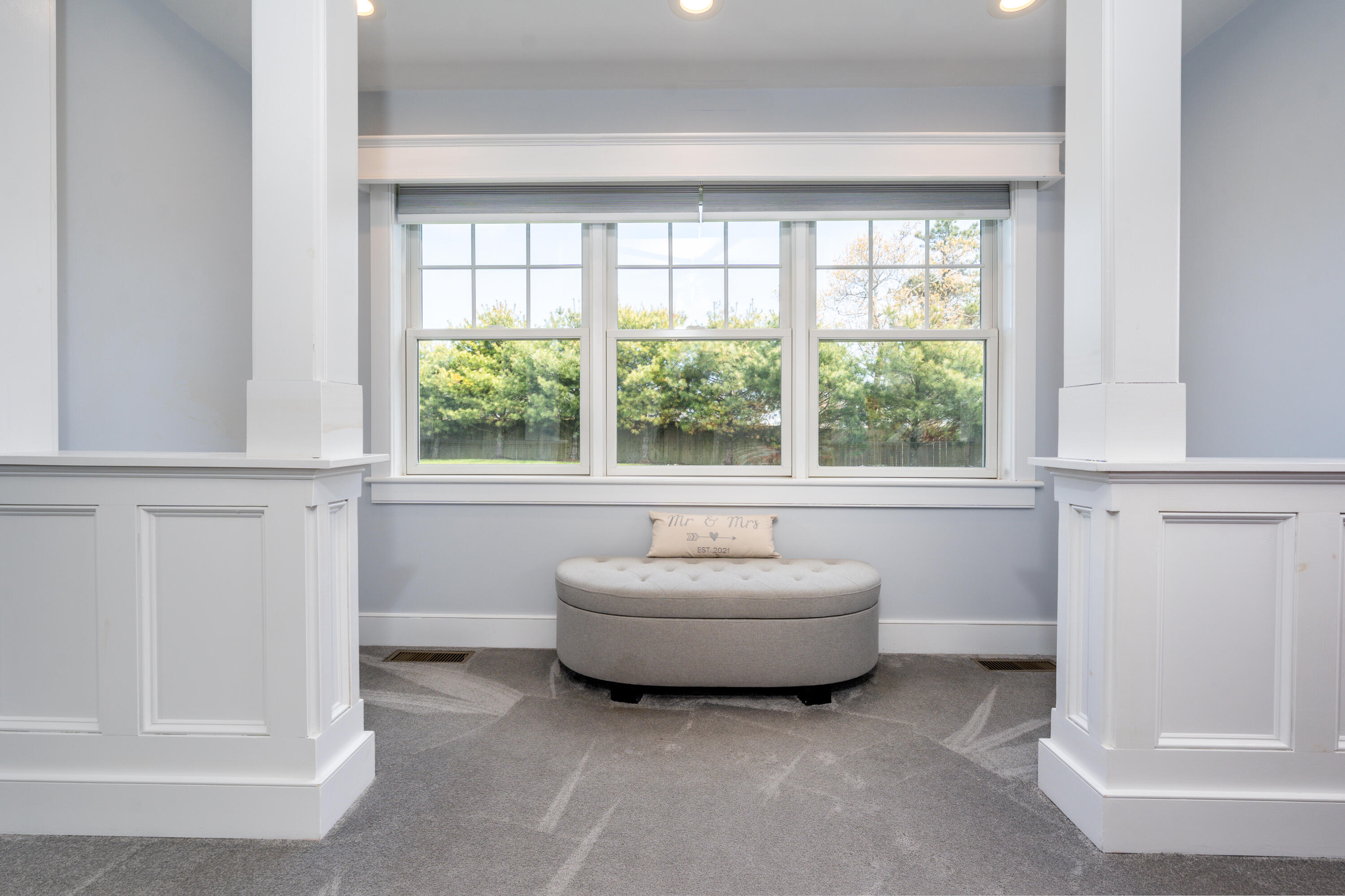 21 Jillian Drive Bourne, MA 02532 - Photo 20 of 46 a living room with furniture and a window