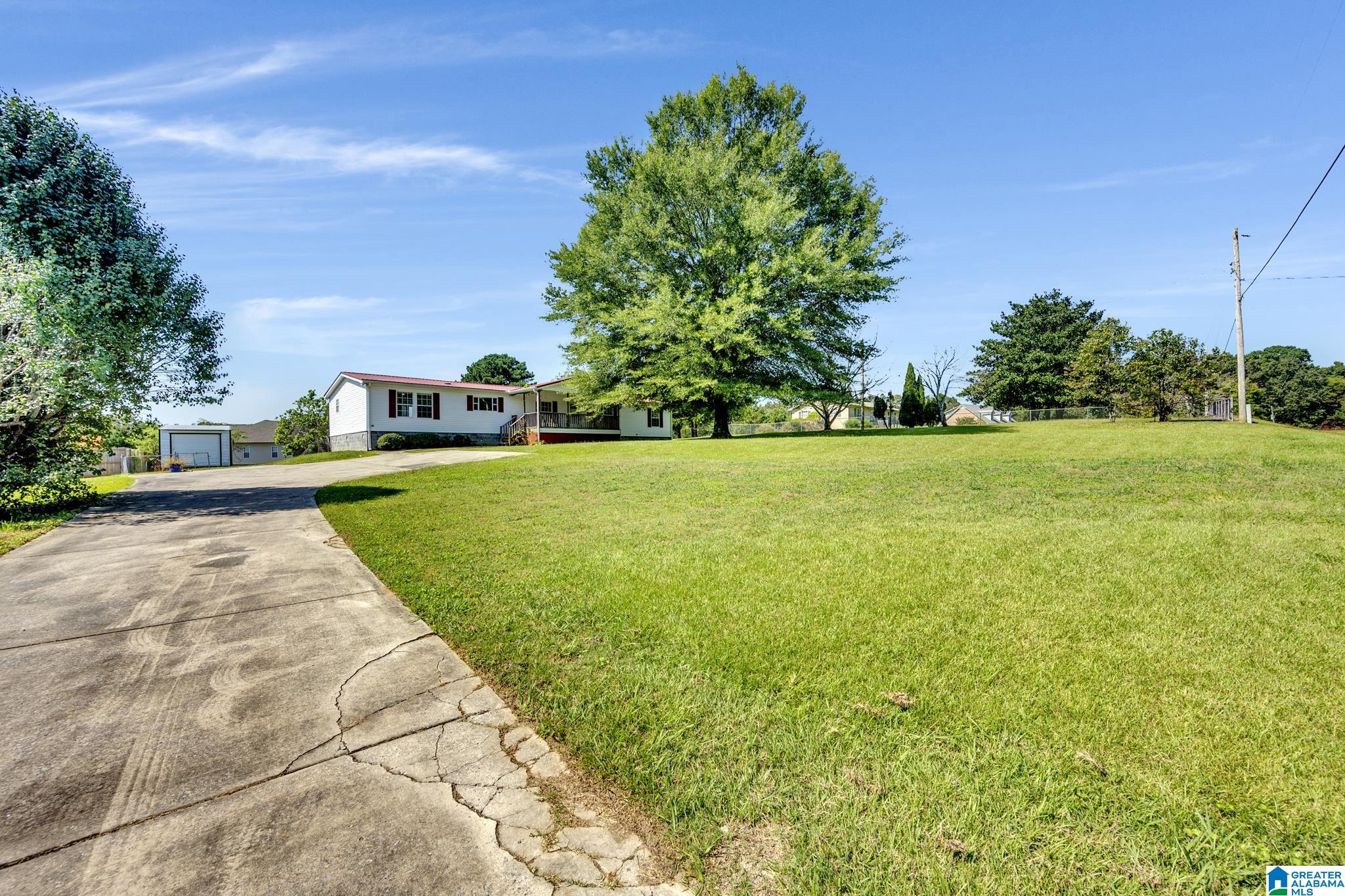 2095 Mahaffey Road Kimberly, AL 35091 - Photo 2 of 36