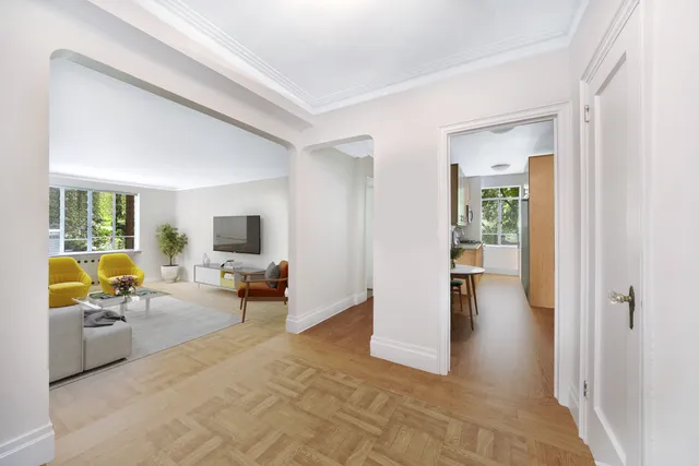 $999,000 | 250 West 24th Street, Unit 1CW | Chelsea